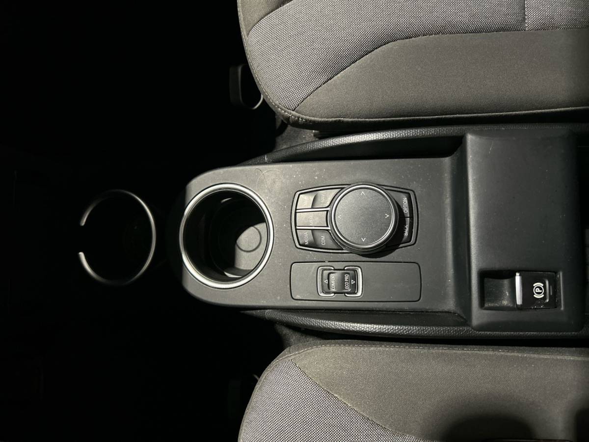 BMW i3 BMW i3 Basis iPerformance 94Ah 33 kWh | Warmtepomp! | Navigatie | Verwarmde voorstoelen SoH (batterijcheck) 89 % score!