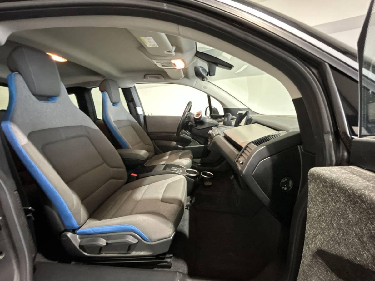 BMW i3 BMW i3 Basis iPerformance 94Ah 33 kWh | Warmtepomp! | Navigatie | Verwarmde voorstoelen SoH (batterijcheck) 89 % score!
