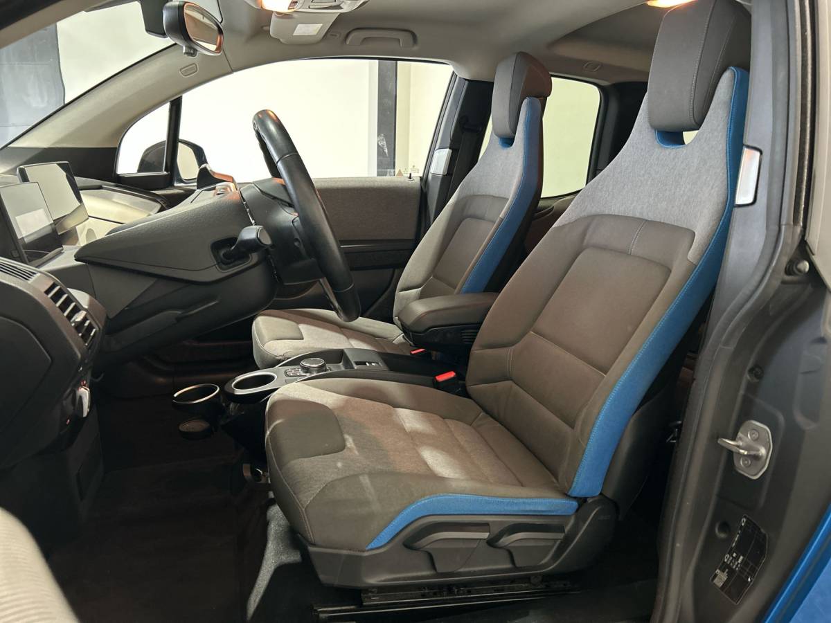 BMW i3 BMW i3 Basis iPerformance 94Ah 33 kWh | Warmtepomp! | Navigatie | Verwarmde voorstoelen SoH (batterijcheck) 89 % score!