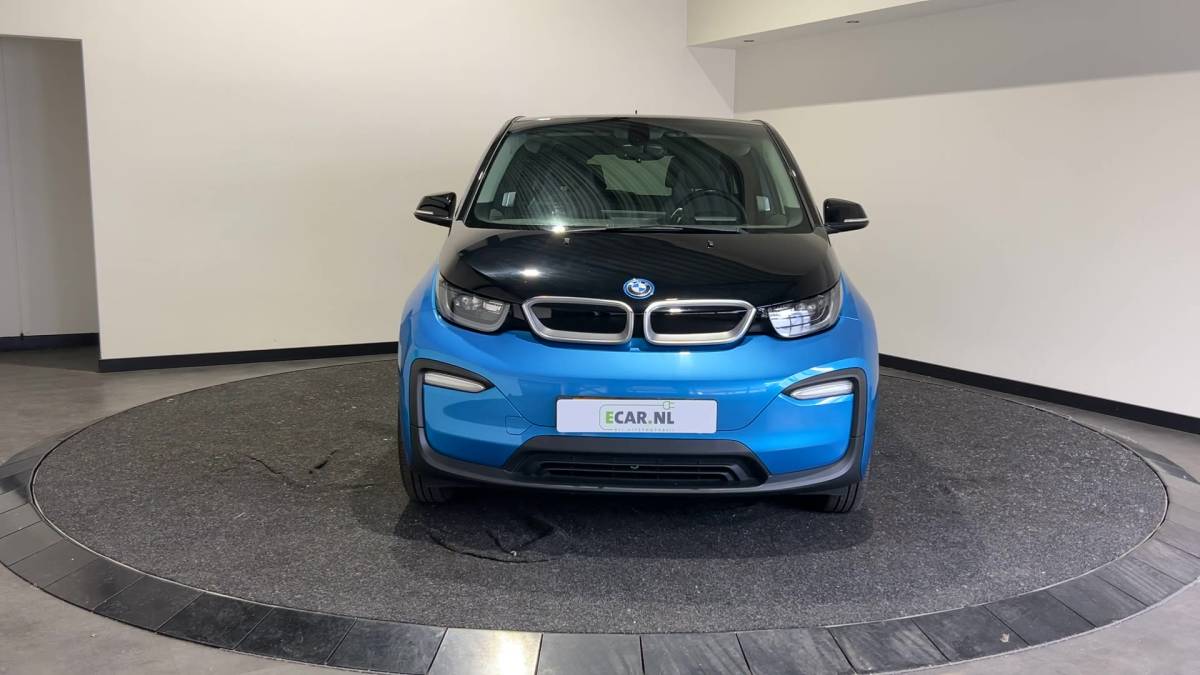 BMW i3 BMW i3 Basis iPerformance 94Ah 33 kWh | Warmtepomp! | Navigatie | Verwarmde voorstoelen SoH (batterijcheck) 89 % score!