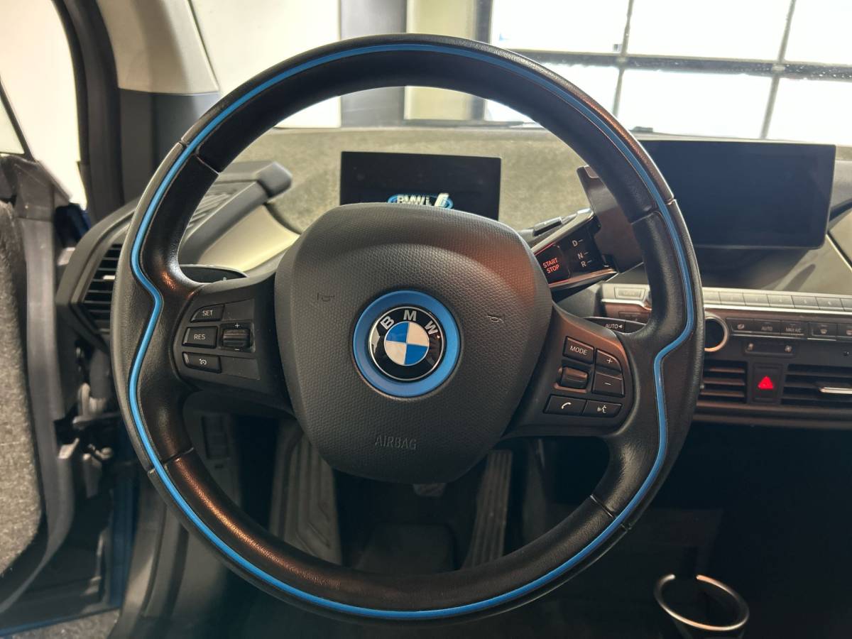 BMW i3 BMW i3 Basis iPerformance 94Ah 33 kWh | Warmtepomp! | Navigatie | Verwarmde voorstoelen SoH (batterijcheck) 89 % score!