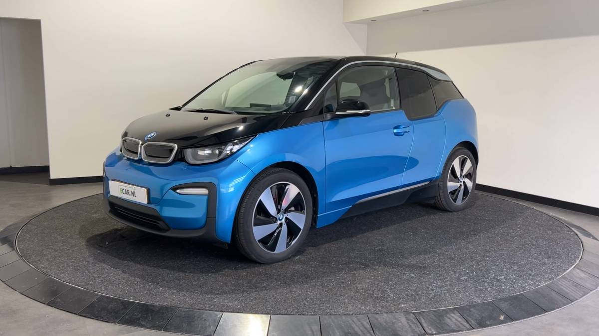 BMW i3 BMW i3 Basis iPerformance 94Ah 33 kWh | Warmtepomp! | Navigatie | Verwarmde voorstoelen SoH (batterijcheck) 89 % score!