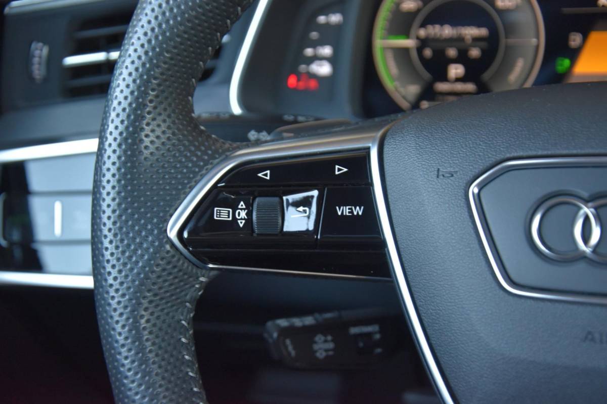 Audi A6 Audi A6 Avant 55 TFSI e quattro 3X S-Line PANODAK/CARPLAY/ACC/KEYLESS