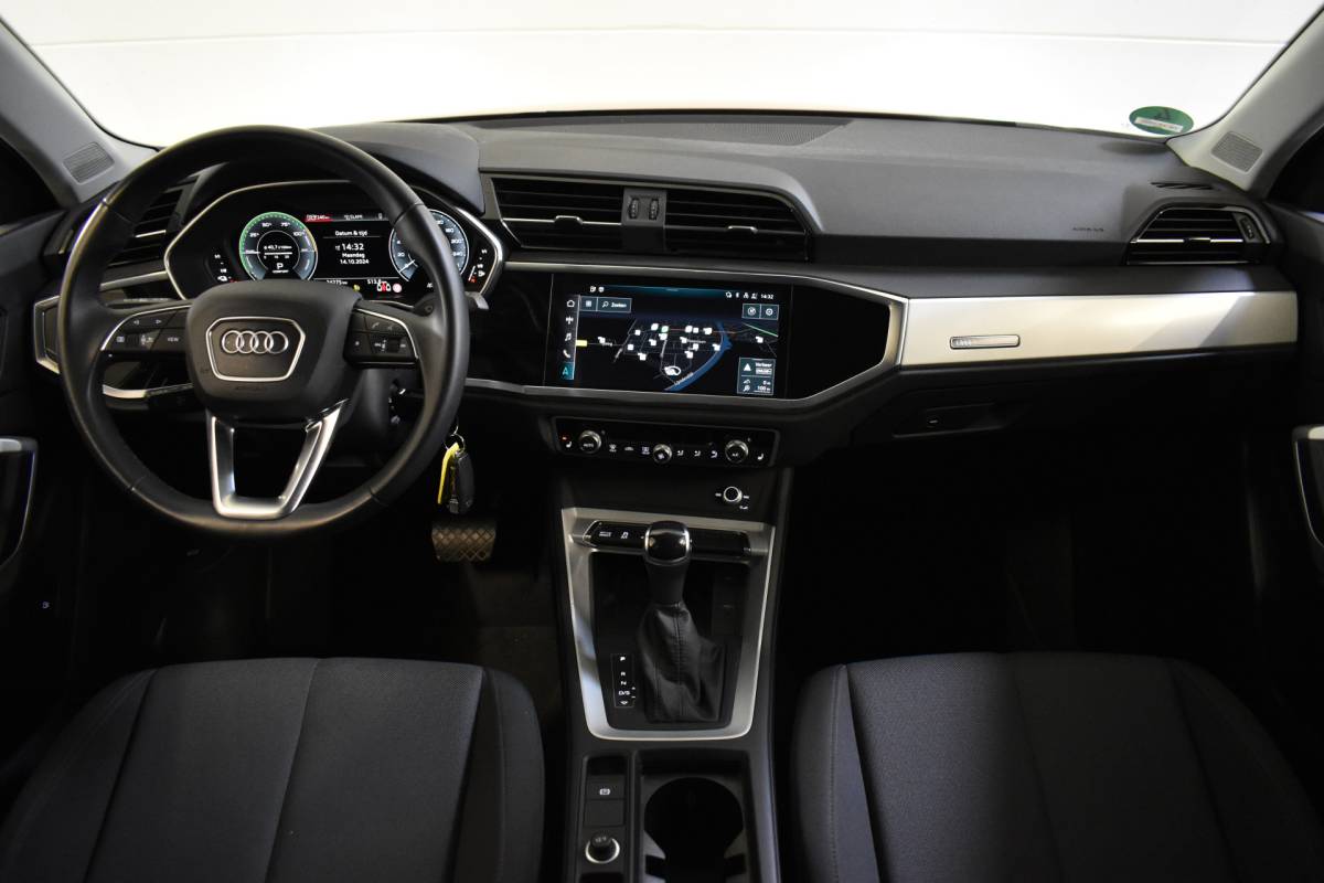 Audi Q3 Audi Q3 45 TFSIe 245PK HYBRID S-TRONIC EDITION NAVI/PDC/BLUETOOTH