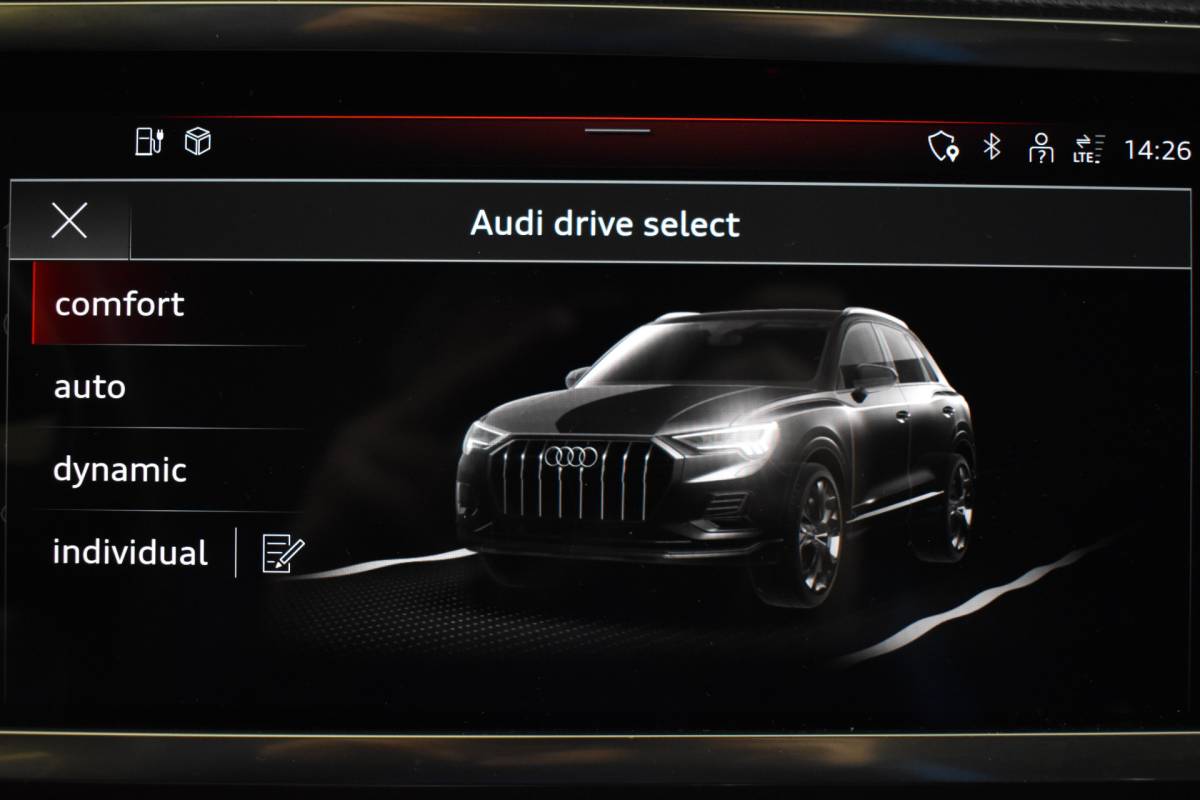 Audi Q3 Audi Q3 45 TFSIe 245PK HYBRID S-TRONIC EDITION NAVI/PDC/BLUETOOTH