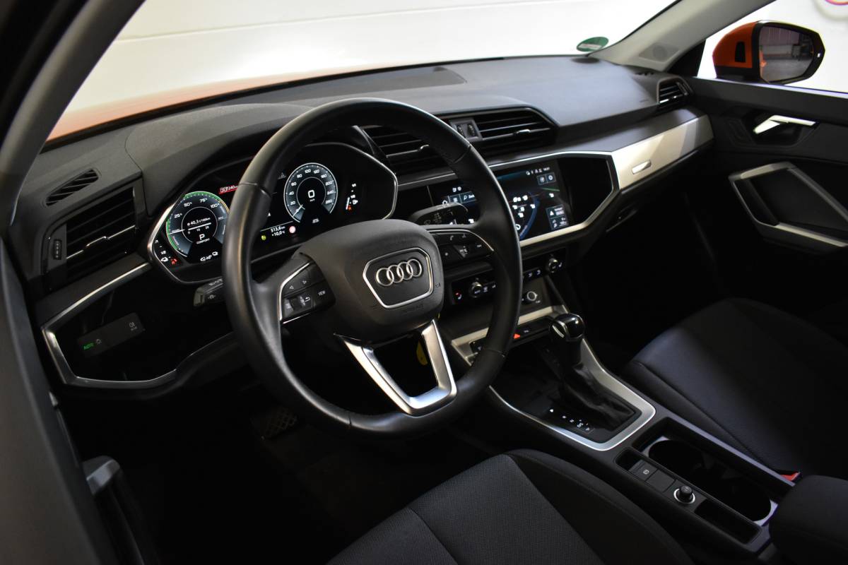 Audi Q3 Audi Q3 45 TFSIe 245PK HYBRID S-TRONIC EDITION NAVI/PDC/BLUETOOTH