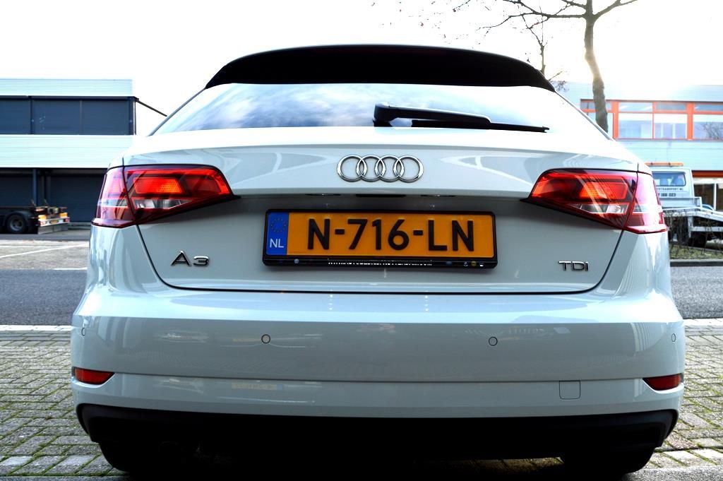 Audi A3 Audi A3 Sportback 1.6 TDI S-tronic PDC/LMV18/LEER/NAVI/PANO