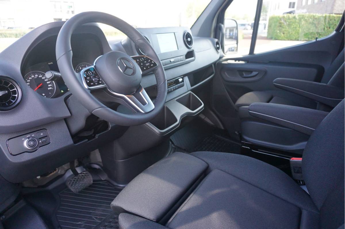 Mercedes-Benz Sprinter Mercedes-Benz Sprinter 319CDI L3H2 BPM VRIJ!! Navi, Camera, LED, Distronic 9G-Tronic!! NR. 831