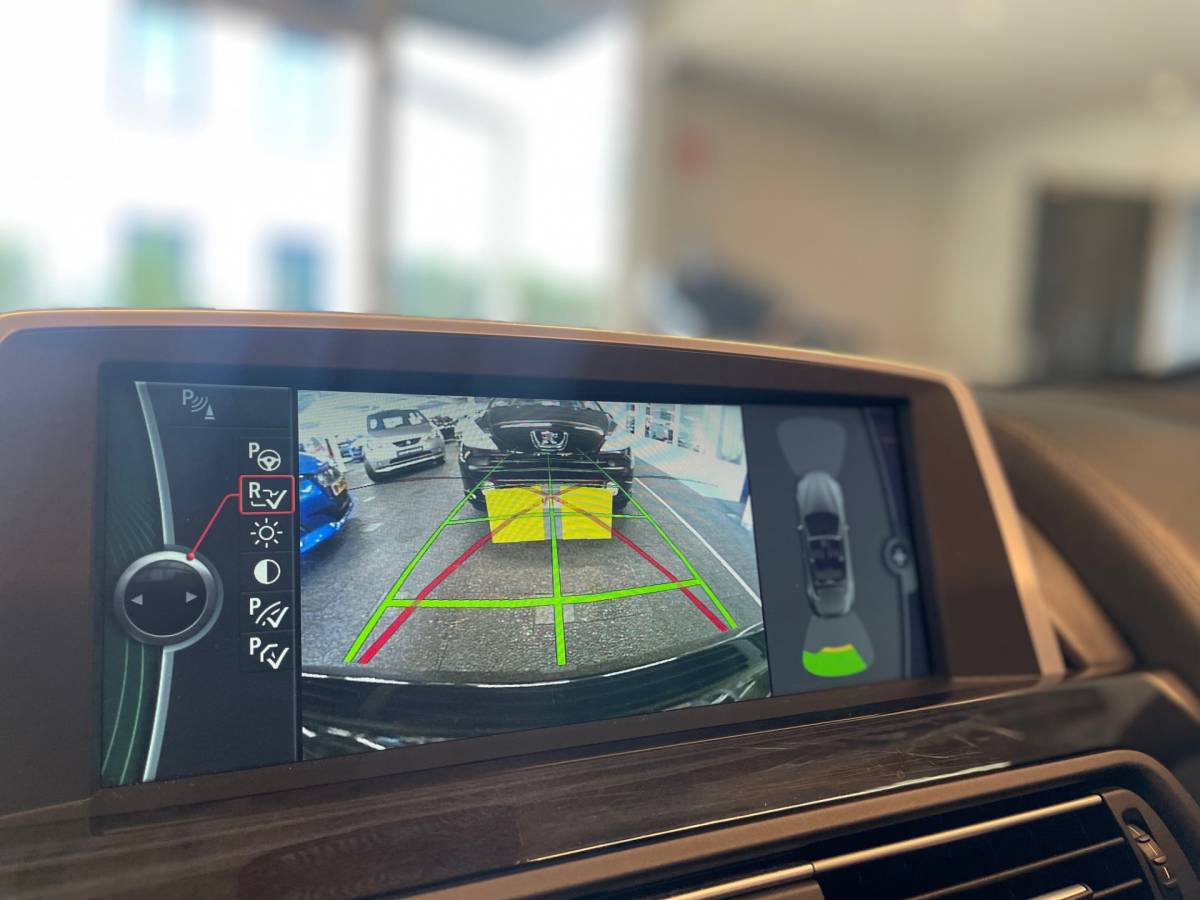 BMW 6 Serie BMW 6-serie Cabrio 650i High Executive Xenon-LED / Leder-Sportstoelen / Head-UP / 19″ LMV / 408 PK / Nieuwprijs €167.000