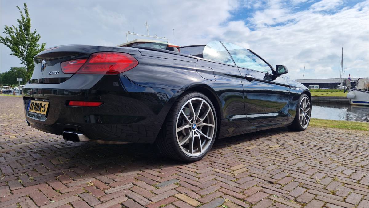 BMW 6 Serie BMW 6-serie Cabrio 650i High Executive Xenon-LED / Leder-Sportstoelen / Head-UP / 19″ LMV / 408 PK / Nieuwprijs €167.000
