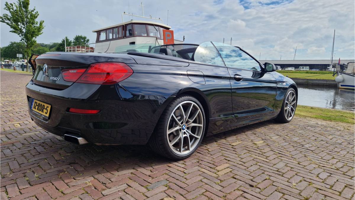BMW 6 Serie BMW 6-serie Cabrio 650i High Executive Xenon-LED / Leder-Sportstoelen / Head-UP / 19″ LMV / 408 PK / Nieuwprijs €167.000