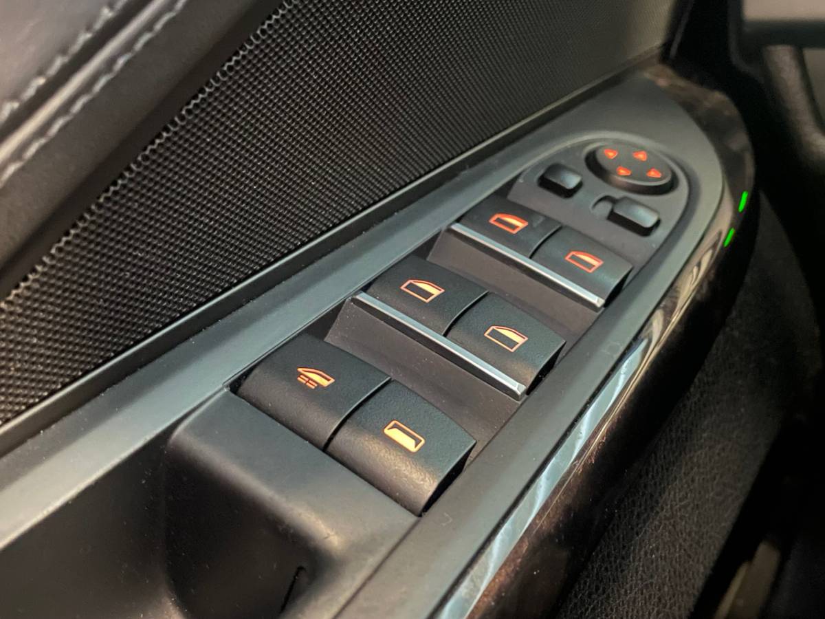 BMW 6 Serie BMW 6-serie Cabrio 650i High Executive Xenon-LED / Leder-Sportstoelen / Head-UP / 19″ LMV / 408 PK / Nieuwprijs €167.000