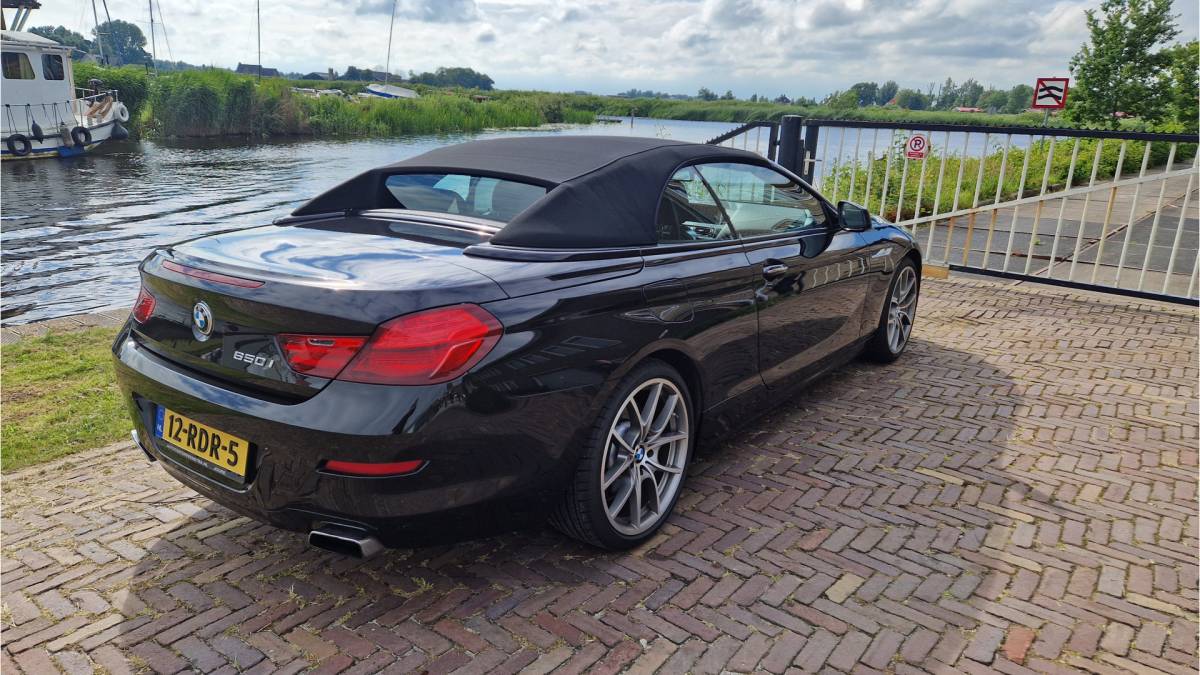 BMW 6 Serie BMW 6-serie Cabrio 650i High Executive Xenon-LED / Leder-Sportstoelen / Head-UP / 19″ LMV / 408 PK / Nieuwprijs €167.000
