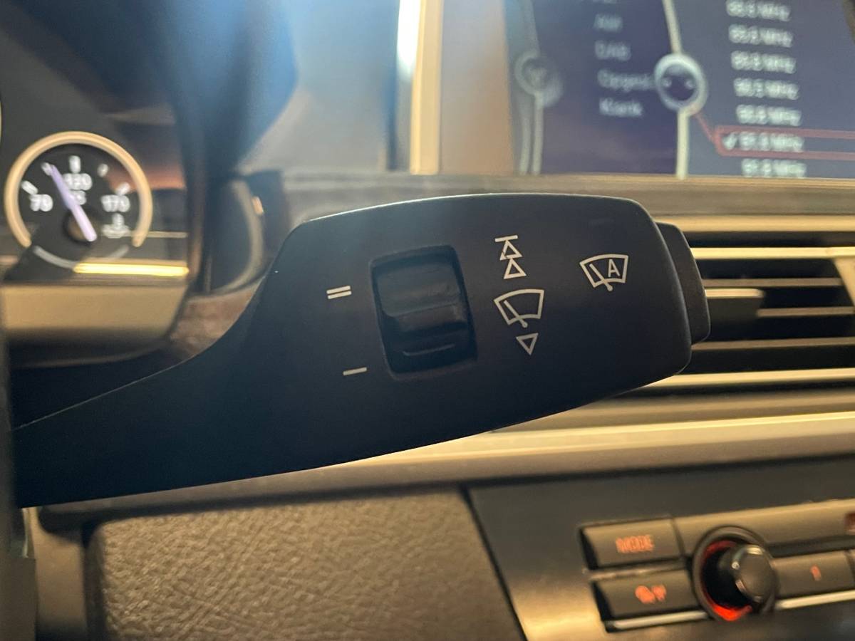 BMW 6 Serie BMW 6-serie Cabrio 650i High Executive Xenon-LED / Leder-Sportstoelen / Head-UP / 19″ LMV / 408 PK / Nieuwprijs €167.000