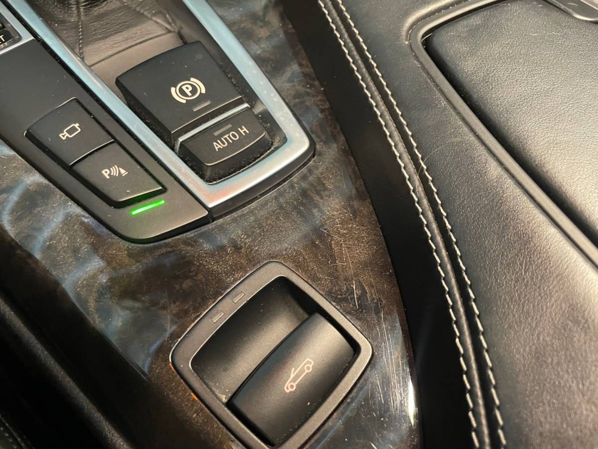 BMW 6 Serie BMW 6-serie Cabrio 650i High Executive Xenon-LED / Leder-Sportstoelen / Head-UP / 19″ LMV / 408 PK / Nieuwprijs €167.000
