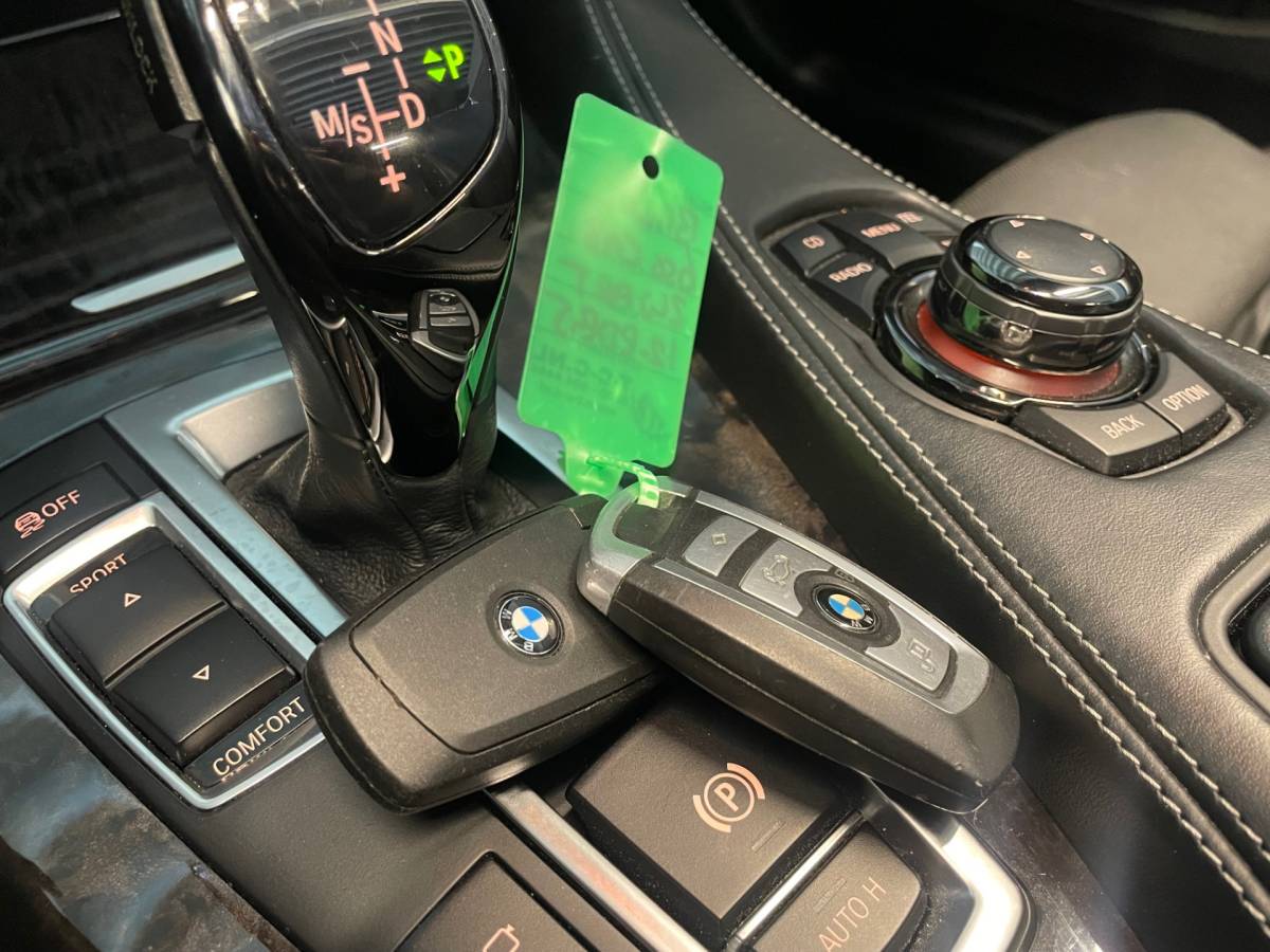 BMW 6 Serie BMW 6-serie Cabrio 650i High Executive Xenon-LED / Leder-Sportstoelen / Head-UP / 19″ LMV / 408 PK / Nieuwprijs €167.000