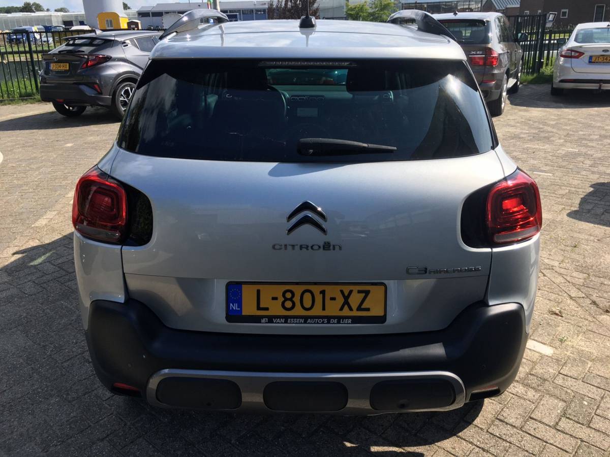 Citroën C3 Aircross Citroën C3 Aircross 1.2 PureTech S&S Shine Automaat, Hoge instap, Cruise control, Navigatie