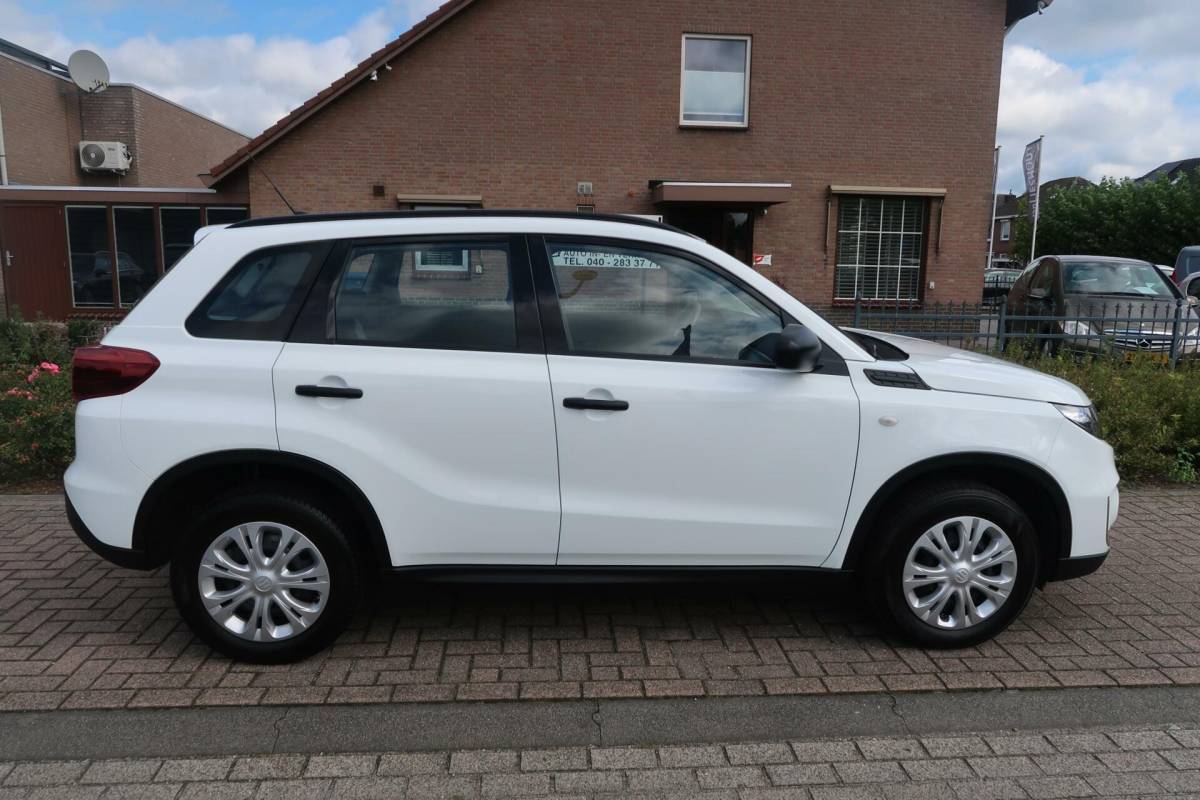 Suzuki Vitara Suzuki Vitara 1.4 Boosterjet Smart Hybrid NAVIGATIE|CARPLAY|LANE DETECTIE|ADAPTIVE CRUISECONTROL|AIRCO|DEALER ONDERHOUDEN