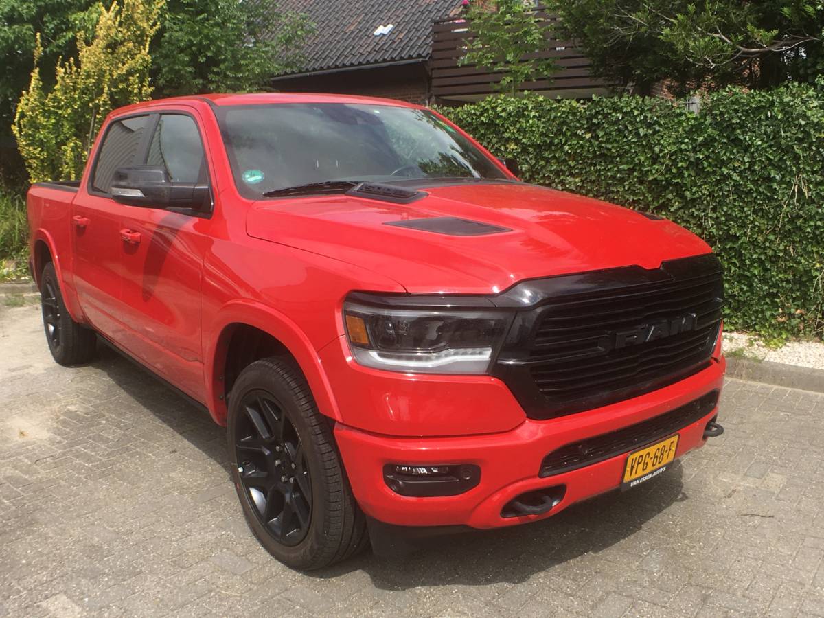 Dodge Ram 1500 Dodge Ram 1500 5.7 V8 4×4 Crew Cab Laramie sport Luchtvering, Panoramadak. Tachograaf, Trekhaak, Navi, harman kardon In nieuw staat, nwe banden, top conditie