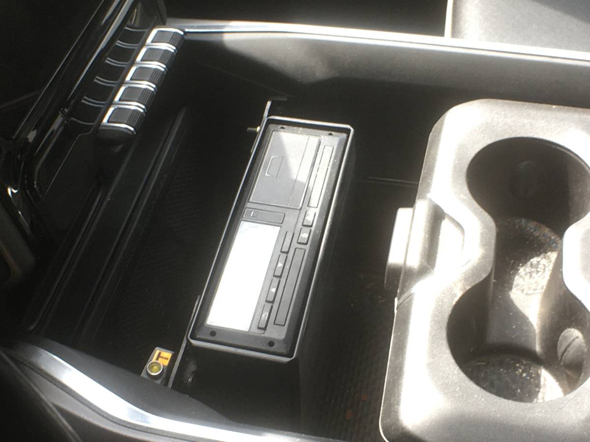 Dodge Ram 1500 Dodge Ram 1500 5.7 V8 4×4 Crew Cab Laramie sport Luchtvering, Panoramadak. Tachograaf, Trekhaak, Navi, harman kardon In nieuw staat, nwe banden, top conditie