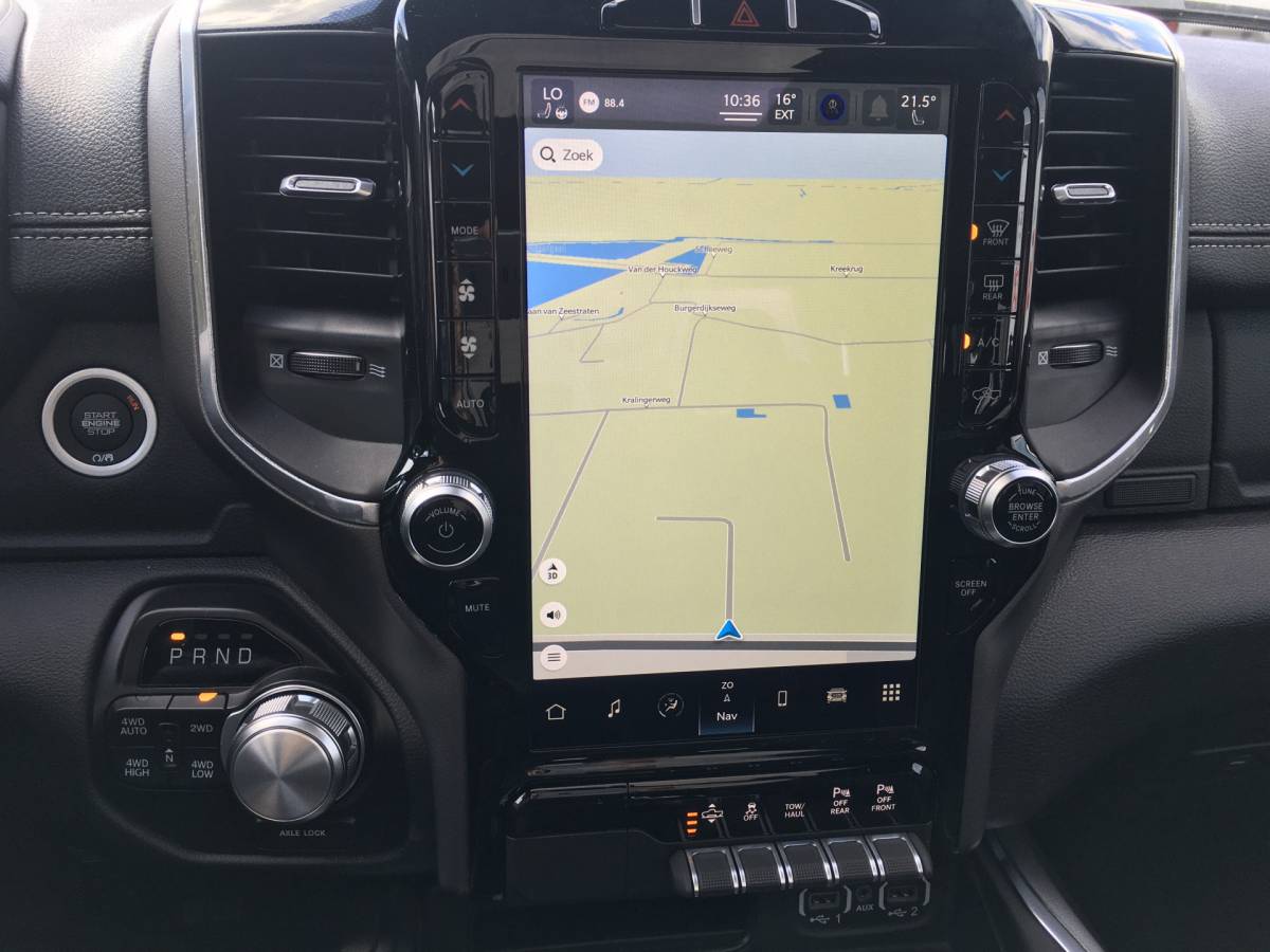 Dodge Ram 1500 Dodge Ram 1500 5.7 V8 4×4 Crew Cab Laramie sport Luchtvering, Panoramadak. Tachograaf, Trekhaak, Navi, harman kardon In nieuw staat, nwe banden, top conditie