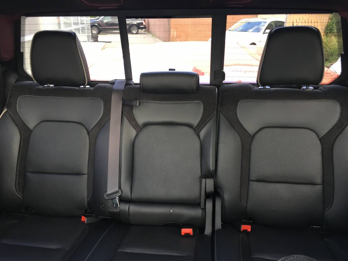 Dodge Ram 1500 Dodge Ram 1500 5.7 V8 4×4 Crew Cab Laramie sport Luchtvering, Panoramadak. Tachograaf, Trekhaak, Navi, harman kardon In nieuw staat, nwe banden, top conditie