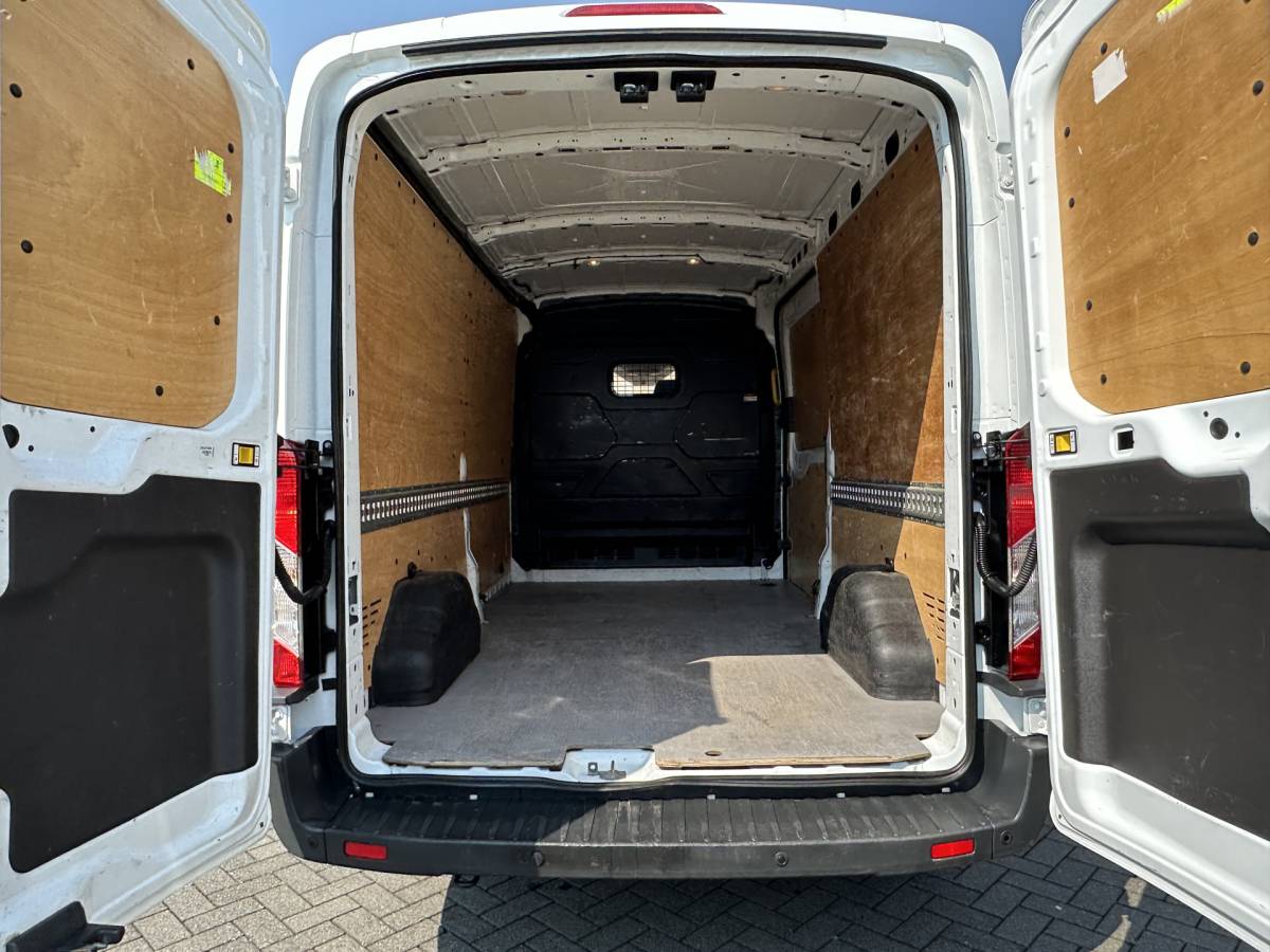 Ford Transit Ford Transit 2.0TDCI 130PK L3H2 / Cruisecontrol / Parkeersensoren / Euro6