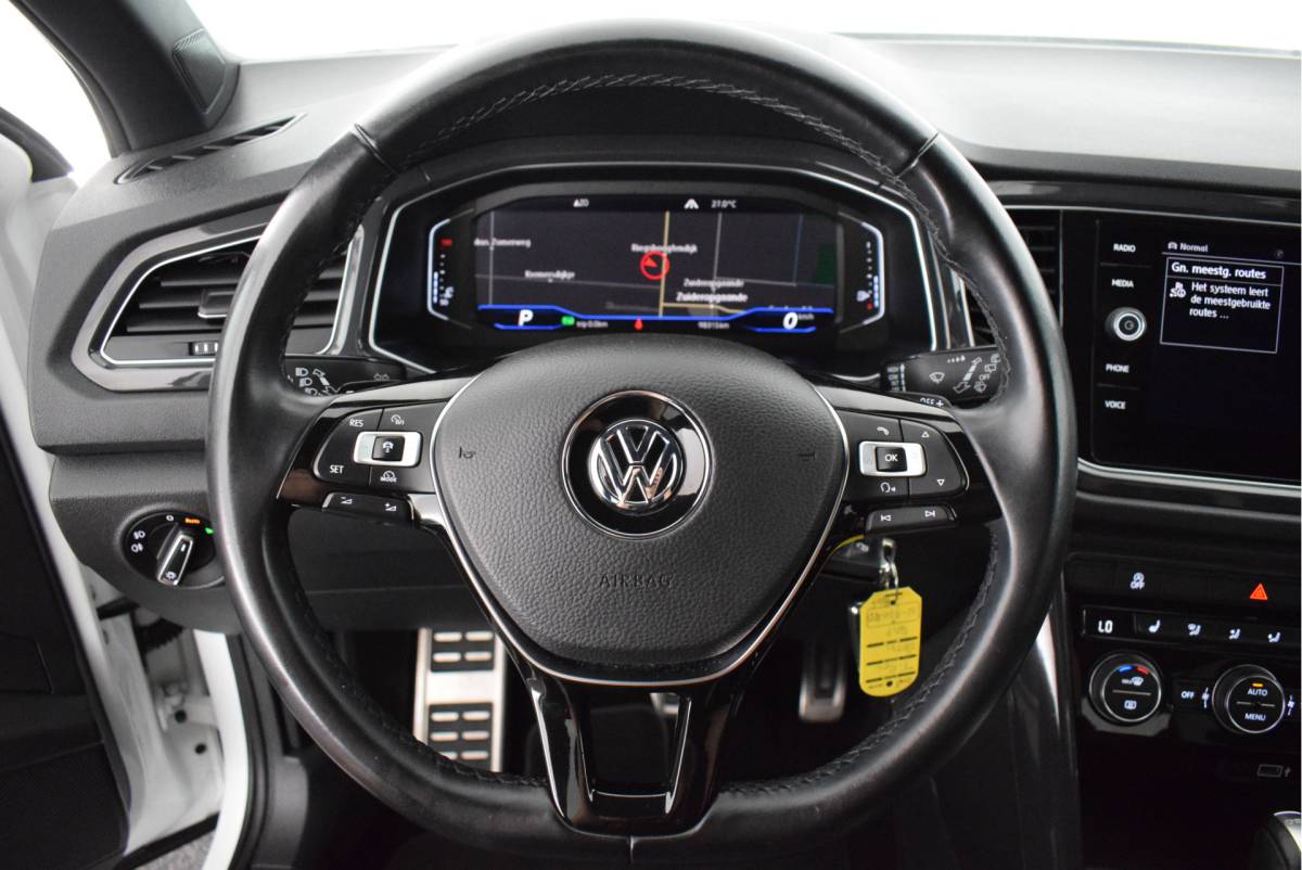 Volkswagen T-Roc Volkswagen T-Roc 2.0 TSI 190pk DSG 4Motion Sport Trekhaak Virtual Cockpit Stoelverwarming Led Navigatie