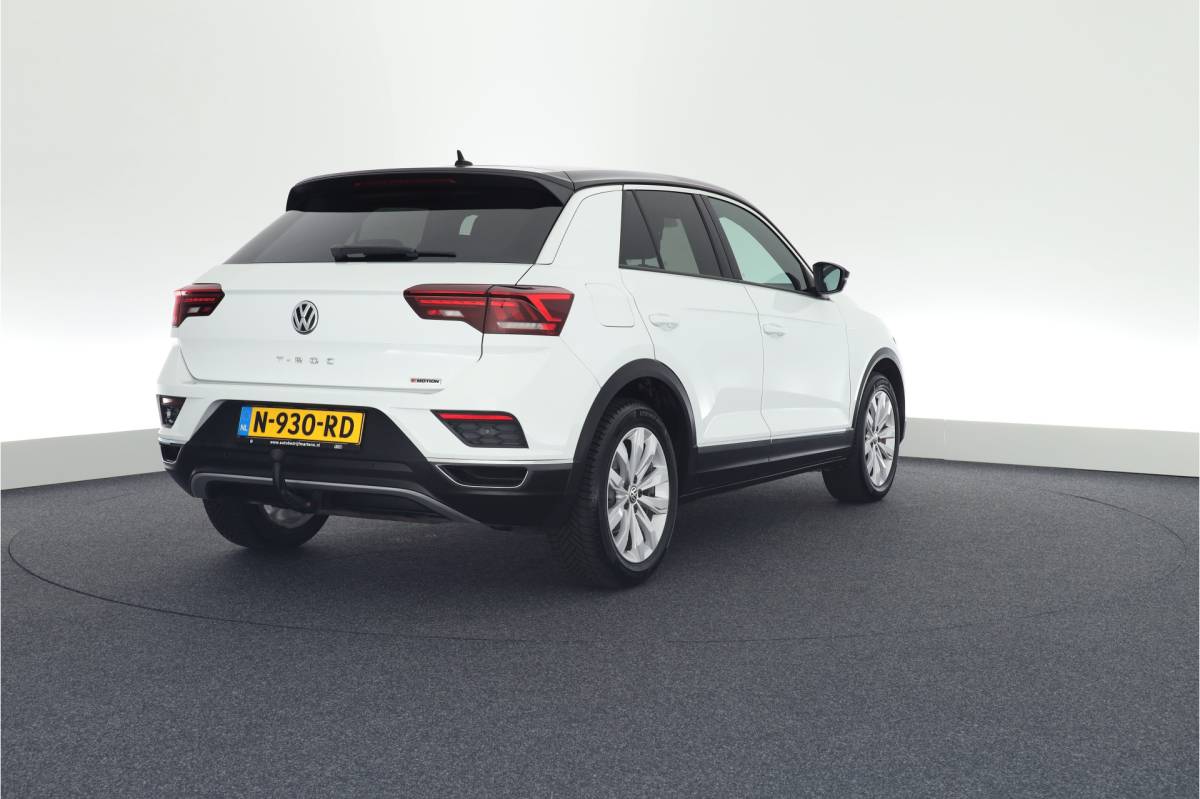 Volkswagen T-Roc Volkswagen T-Roc 2.0 TSI 190pk DSG 4Motion Sport Trekhaak Virtual Cockpit Stoelverwarming Led Navigatie