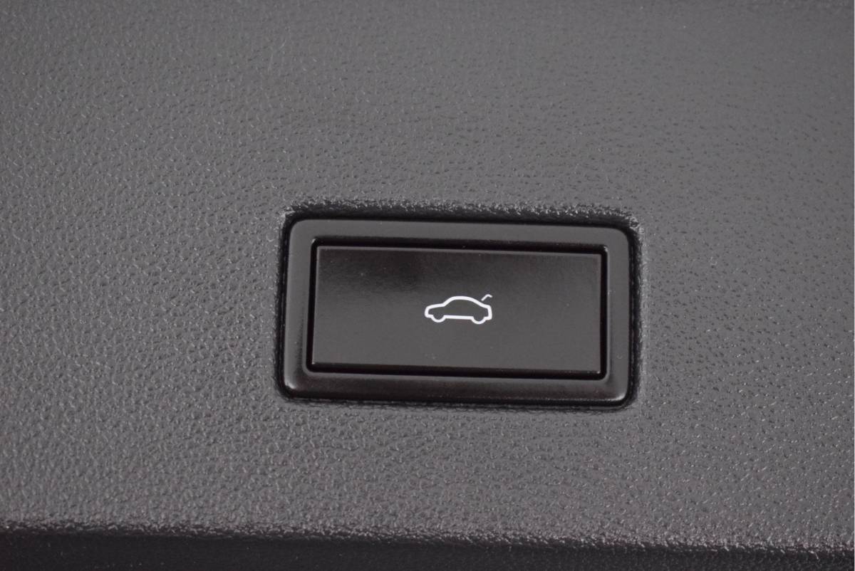 Volkswagen T-Roc Volkswagen T-Roc 2.0 TSI 190pk DSG 4Motion Sport Trekhaak Virtual Cockpit Stoelverwarming Led Navigatie