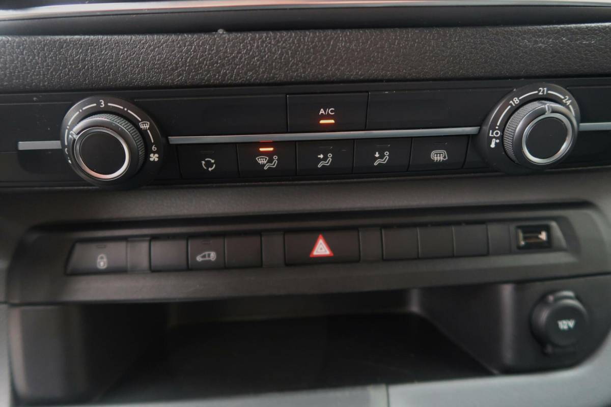 Opel Vivaro Opel Vivaro bestel 1.5 CDTI 120PK NIEUWMODEL|NAVIGATIE|CAMERA|CARPLAY|TREKHAAK|DODEHOEK|PDC|DEALER ONDERHOUDEN