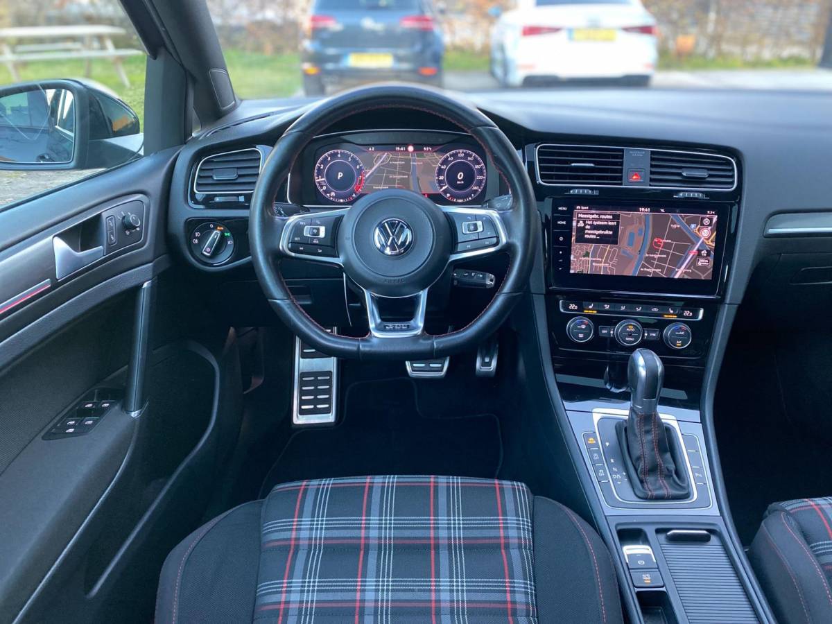 Volkswagen Golf Volkswagen GOLF 2.0 TSI GTI Performance – PANORAMA/ACC/FULL!