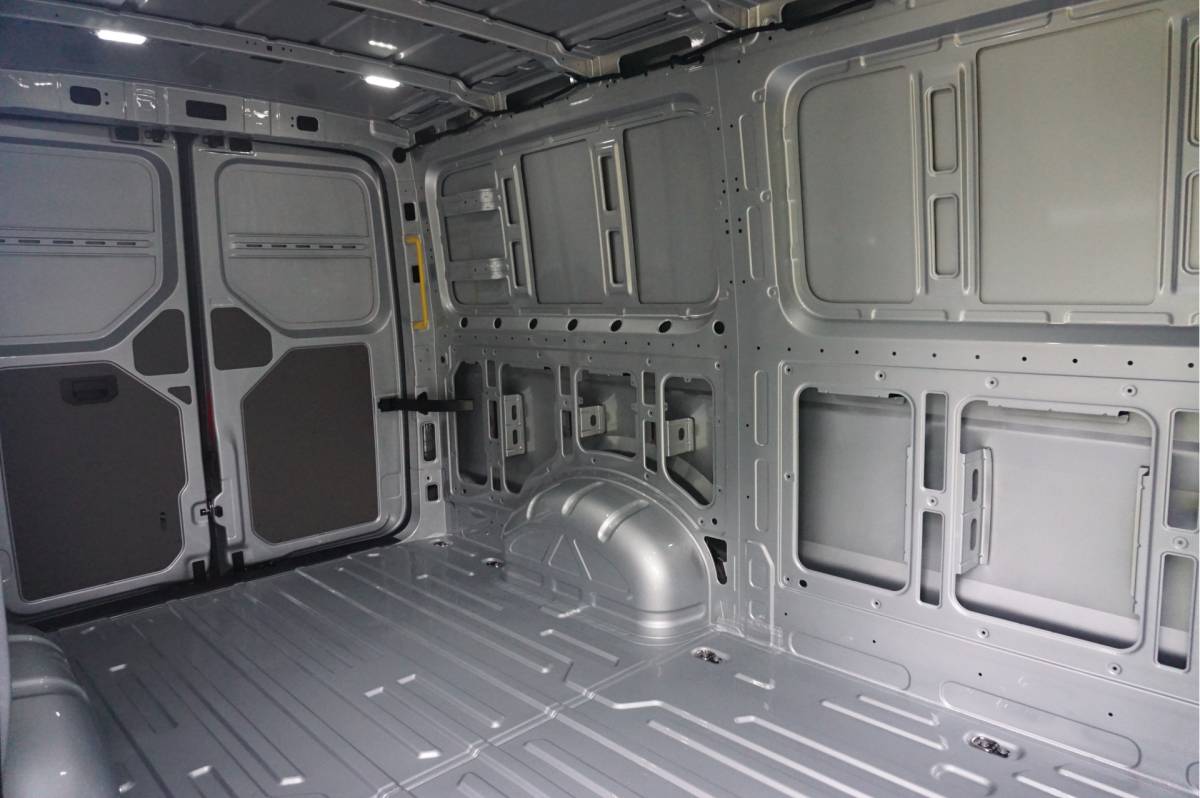 Volkswagen Crafter Volkswagen Crafter 35 177PK L3H2 AUT BPM VRIJ!! Navi, Cam, ACC, LED, Dual Tone Lak!! NR. 872