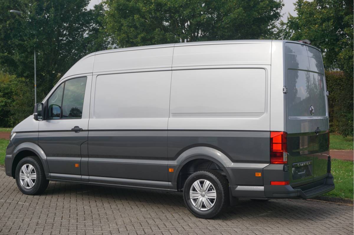 Volkswagen Crafter Volkswagen Crafter 35 177PK L3H3 AUT BPM VRIJ!! Navi, Cam, ACC, LED, Dual Tone Lak!! NR. 875
