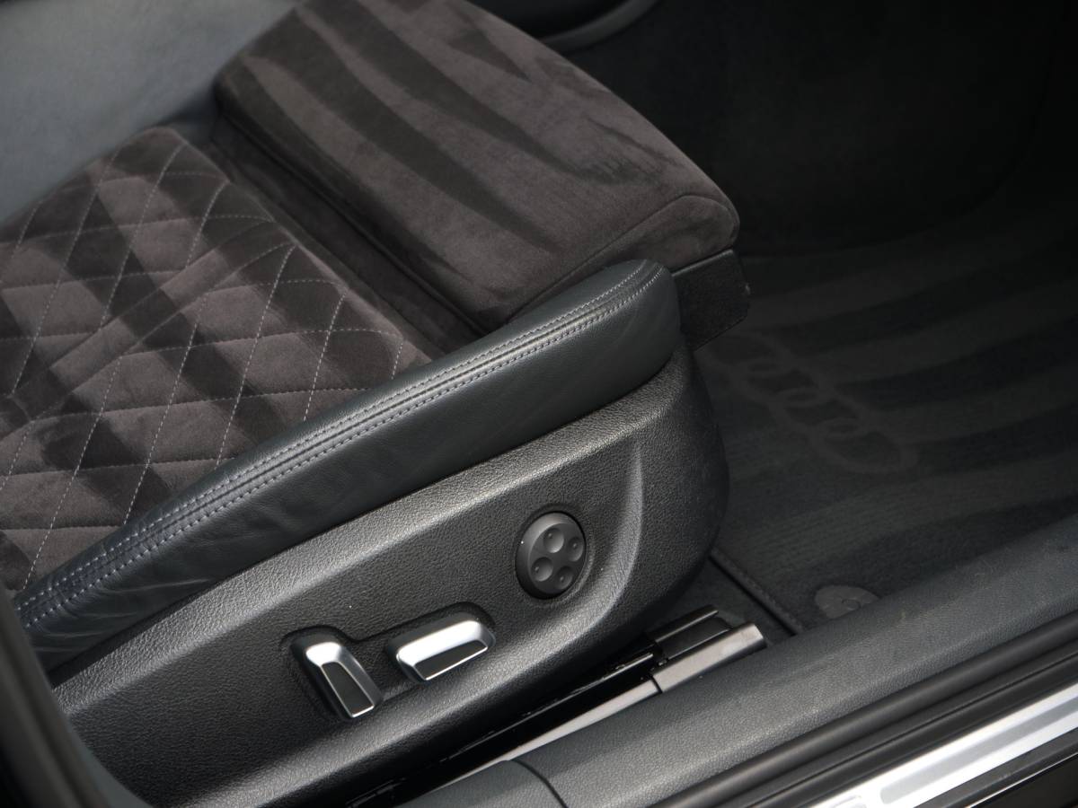 Audi RS6 Audi RS6 Avant 4.0 TFSI V8 Quattro | ABT | Bang&olufsen | Ceramic brake | head-up | night-vision..