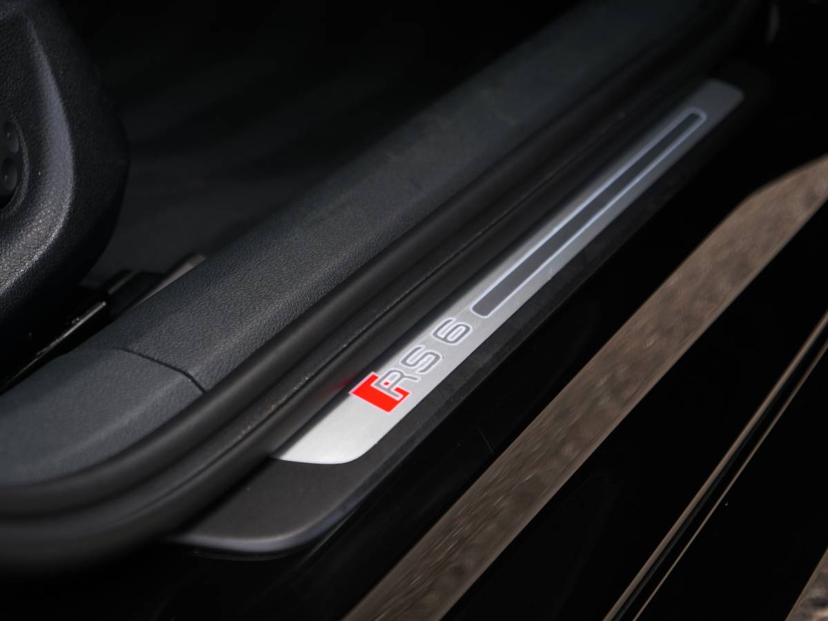 Audi RS6 Audi RS6 Avant 4.0 TFSI V8 Quattro | ABT | Bang&olufsen | Ceramic brake | head-up | night-vision..