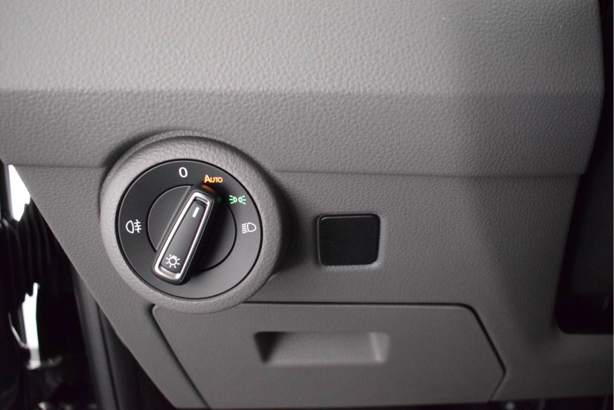 Volkswagen Transporter Volkswagen Transporter Caravelle 2.0 TDI 204pk DSG L2H1 32 DC 2x Schuifdeur Leder Stoelverwarming Virtual Cockpit Navigatie Camera