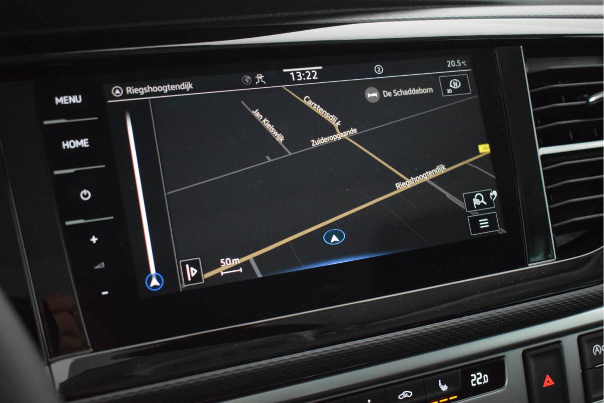 Volkswagen Transporter Volkswagen Transporter Caravelle 2.0 TDI 204pk DSG L2H1 32 DC 2x Schuifdeur Leder Stoelverwarming Virtual Cockpit Navigatie Camera