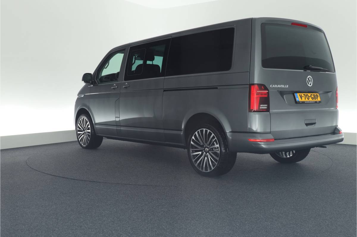 Volkswagen Transporter Volkswagen Transporter Caravelle 2.0 TDI 204pk DSG L2H1 32 DC 2x Schuifdeur Leder Stoelverwarming Virtual Cockpit Navigatie Camera
