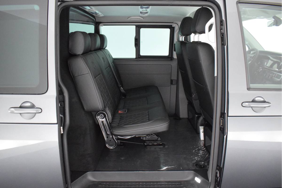 Volkswagen Transporter Volkswagen Transporter Caravelle 2.0 TDI 204pk DSG L2H1 32 DC 2x Schuifdeur Leder Stoelverwarming Virtual Cockpit Navigatie Camera