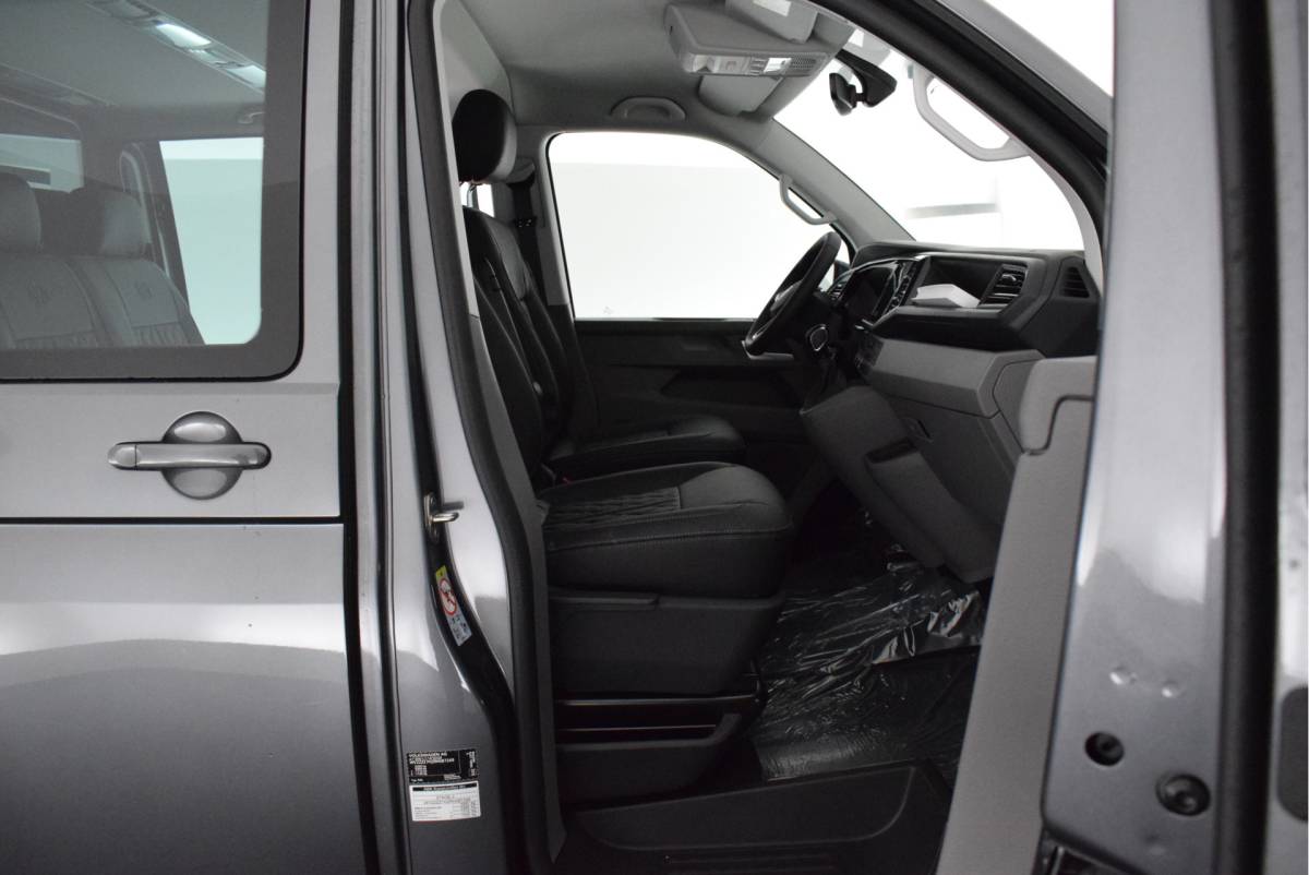 Volkswagen Transporter Volkswagen Transporter Caravelle 2.0 TDI 204pk DSG L2H1 32 DC 2x Schuifdeur Leder Stoelverwarming Virtual Cockpit Navigatie Camera
