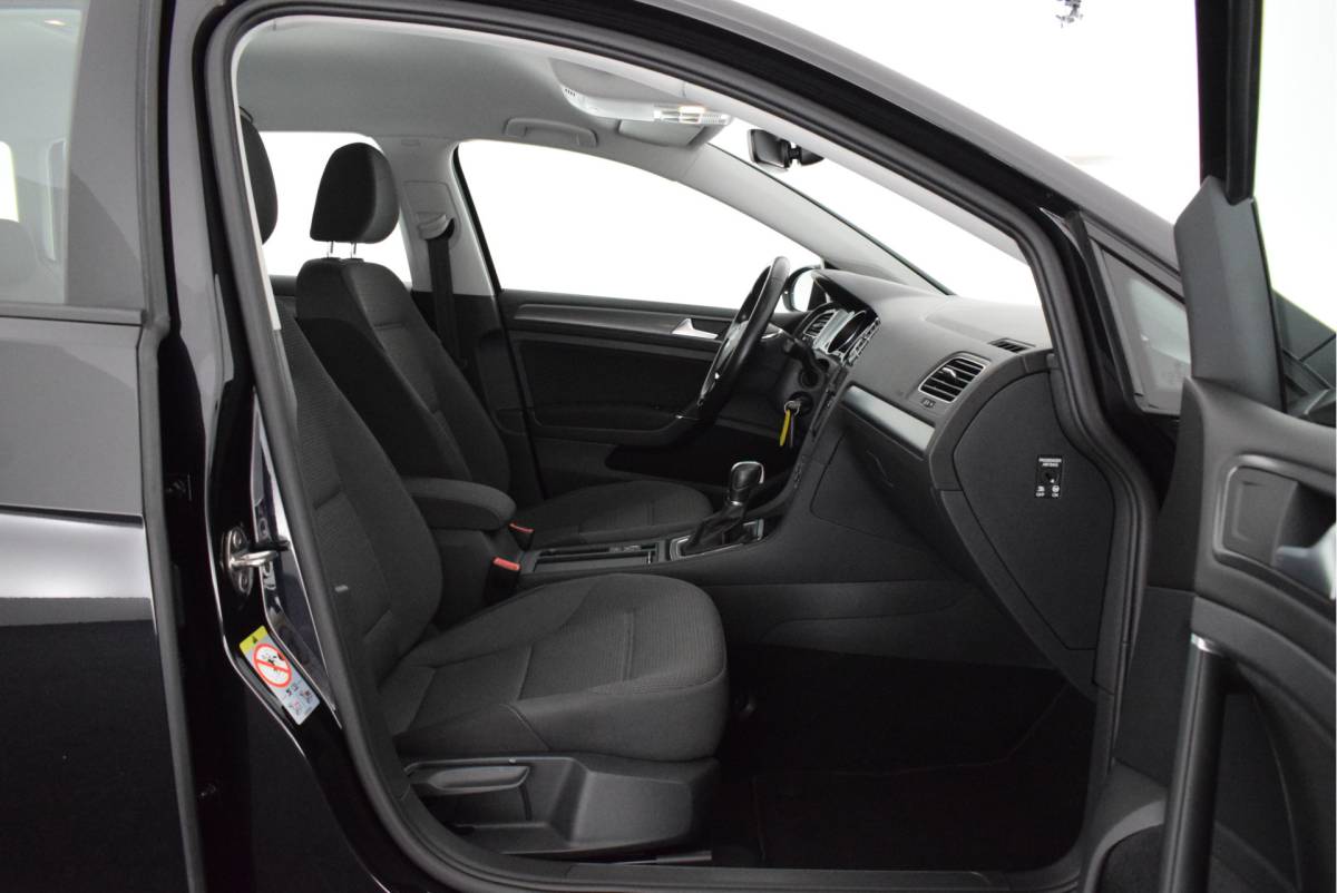 Volkswagen Golf Volkswagen Golf Variant 1.5 TSI 130pk DSG Comfortline Trekhaak Parkeersensoren Navigatie