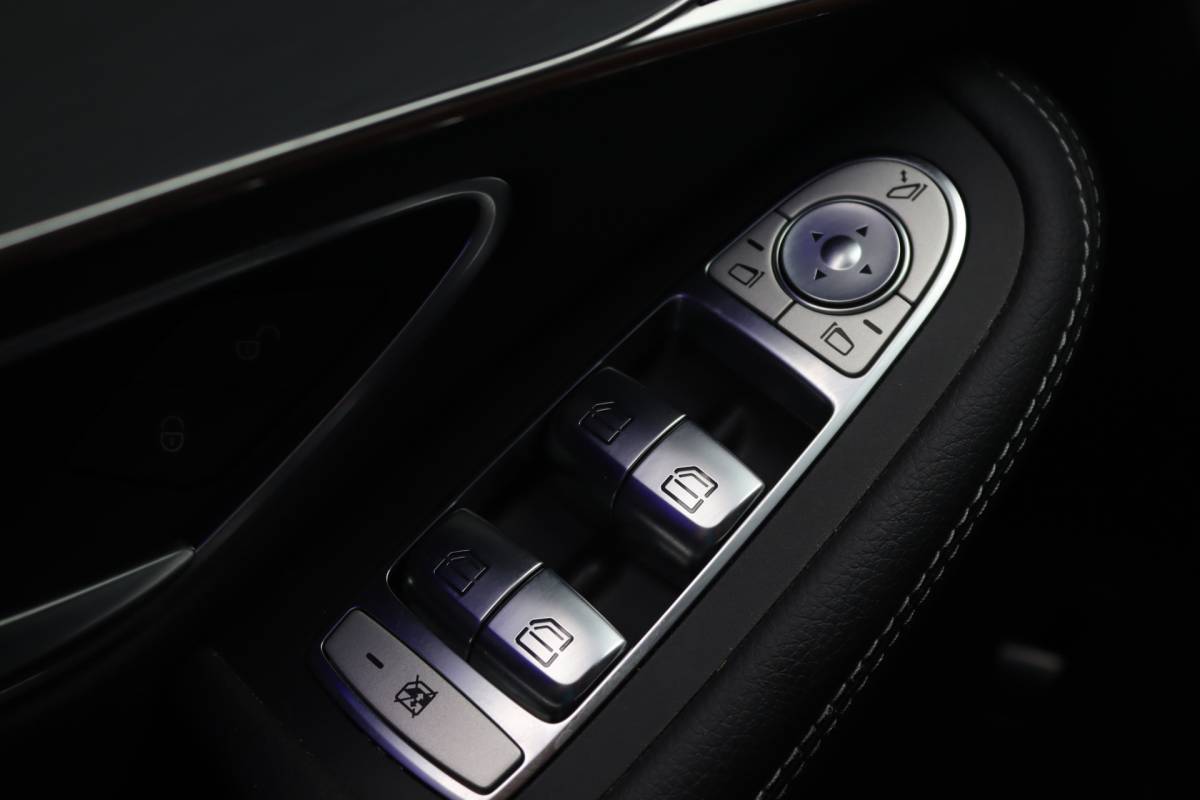 Mercedes-Benz EQC Mercedes-Benz EQC 400 4MATIC AMG Business Solution 80 kWh LED/MBUX/Leder/Keyless/Camera/AR/20″