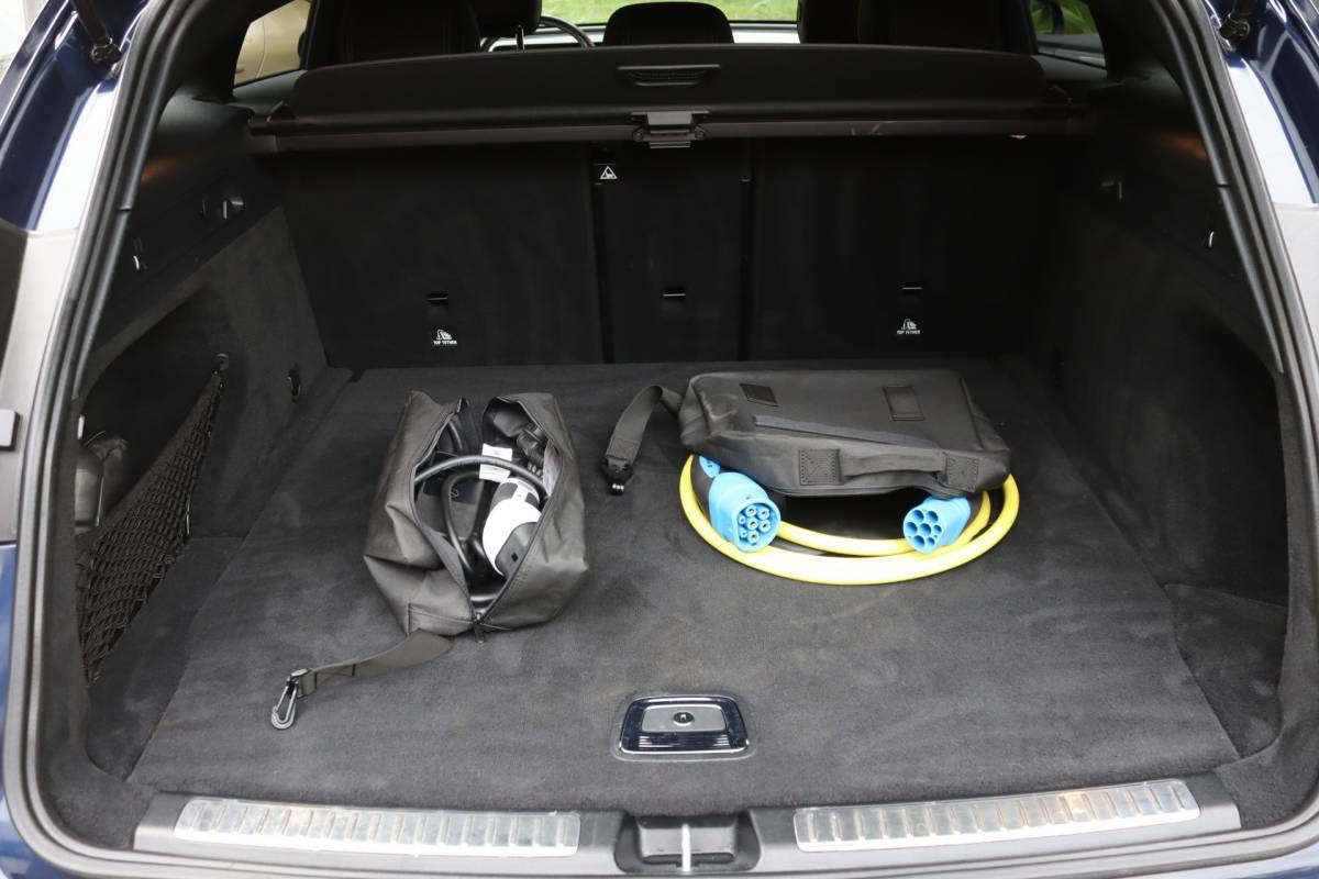 Mercedes-Benz EQC Mercedes-Benz EQC 400 4MATIC AMG Business Solution 80 kWh LED/MBUX/Leder/Keyless/Camera/AR/20″