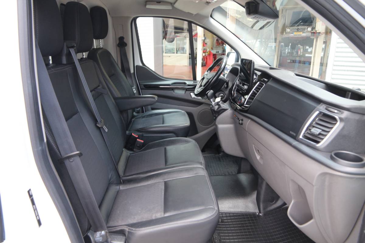Ford Transit Custom Ford Transit Custom 2.0 TDCI 170 | 2x Schuifdeur | Xenon | Stoelverw. | Cruise | Airco..