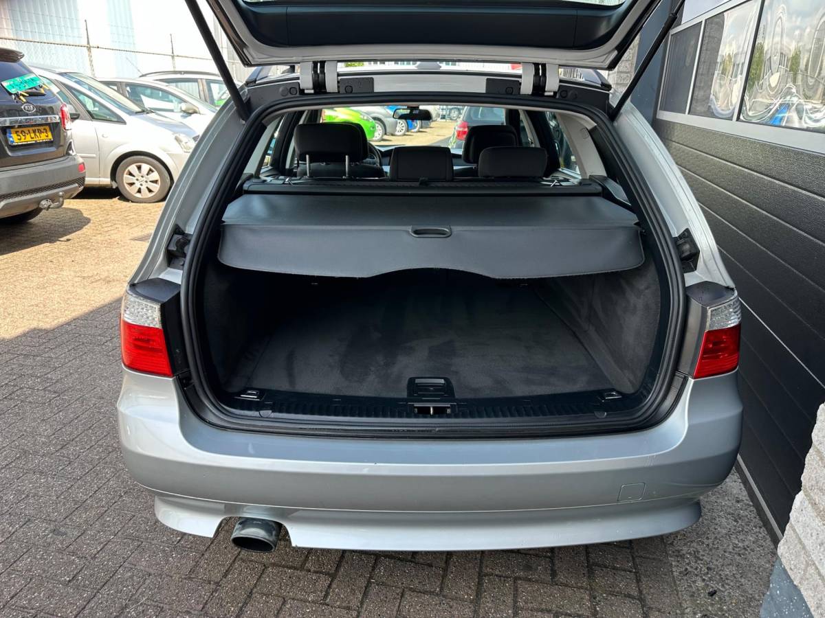 BMW 5 Serie BMW 5-serie Touring 520i Corporate Lease Business Line YOUNGTIMER AUTOMAAT