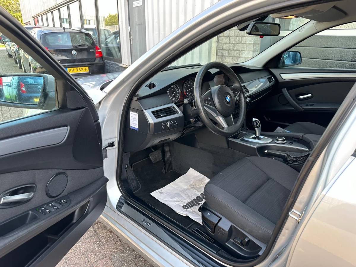BMW 5 Serie BMW 5-serie Touring 520i Corporate Lease Business Line YOUNGTIMER AUTOMAAT