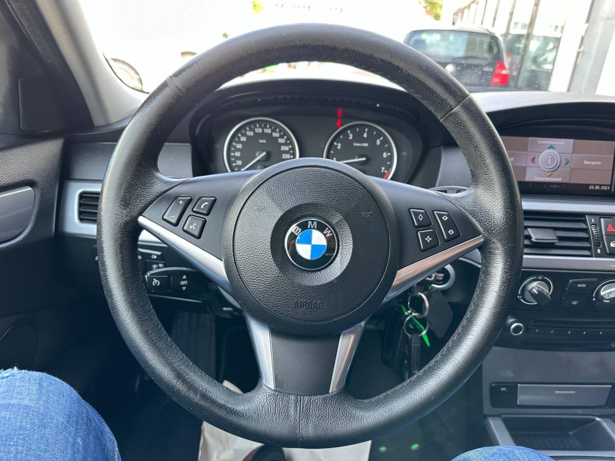 BMW 5 Serie BMW 5-serie Touring 520i Corporate Lease Business Line YOUNGTIMER AUTOMAAT