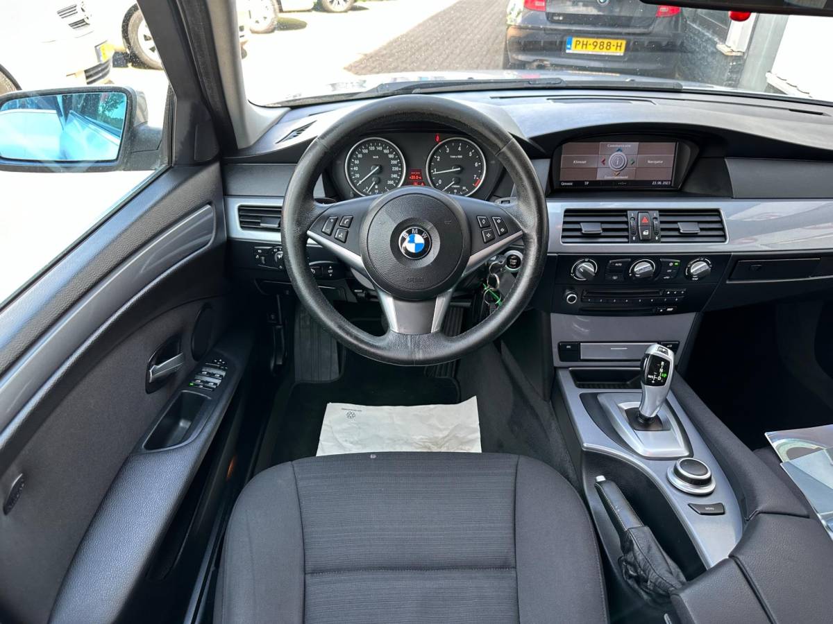 BMW 5 Serie BMW 5-serie Touring 520i Corporate Lease Business Line YOUNGTIMER AUTOMAAT