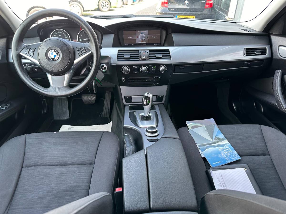 BMW 5 Serie BMW 5-serie Touring 520i Corporate Lease Business Line YOUNGTIMER AUTOMAAT